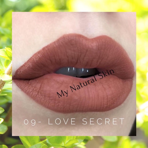 FARMASI MATTE LIQUID LIPSTICK  09 Love Secret  NWT!! - Picture 1 of 4